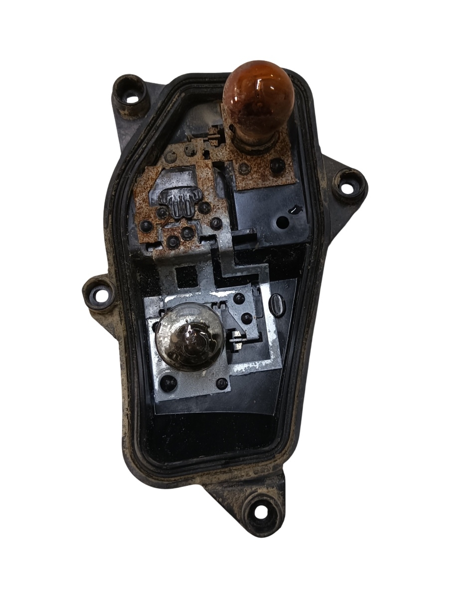 Soclu stop stanga spate VOLKSWAGEN TOURAN 1T3 2010 - 2015