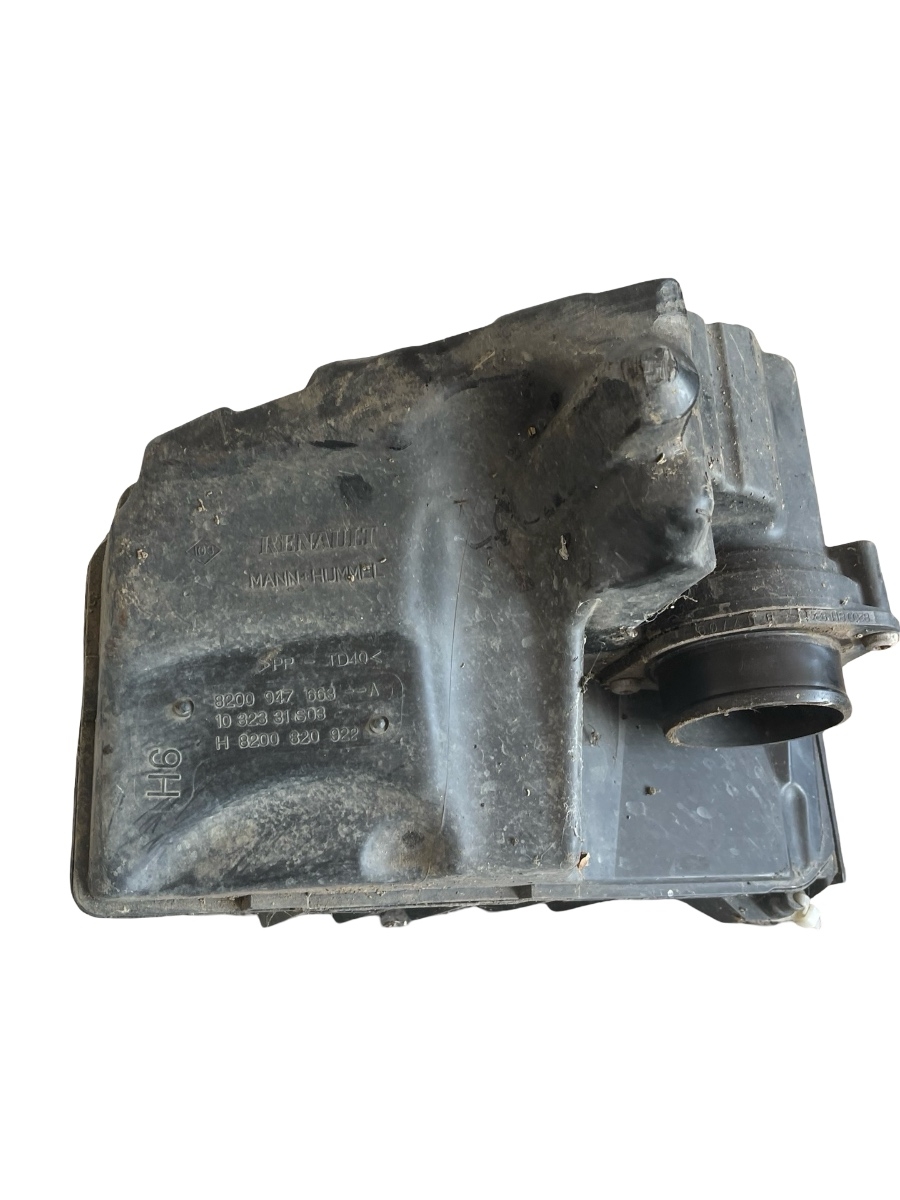 Carcasa filtru de aer RENAULT MEGANE III Hatchback BZ0_ 2008 - > 1.6 16V K4M 858 8200947663