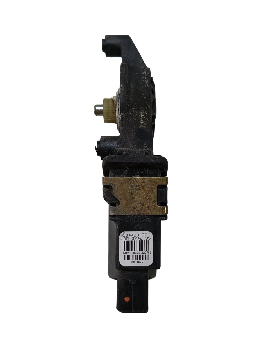 Motoras geam dreapta spate SKODA OCTAVIA 1U2 1996 - 2010 104420301