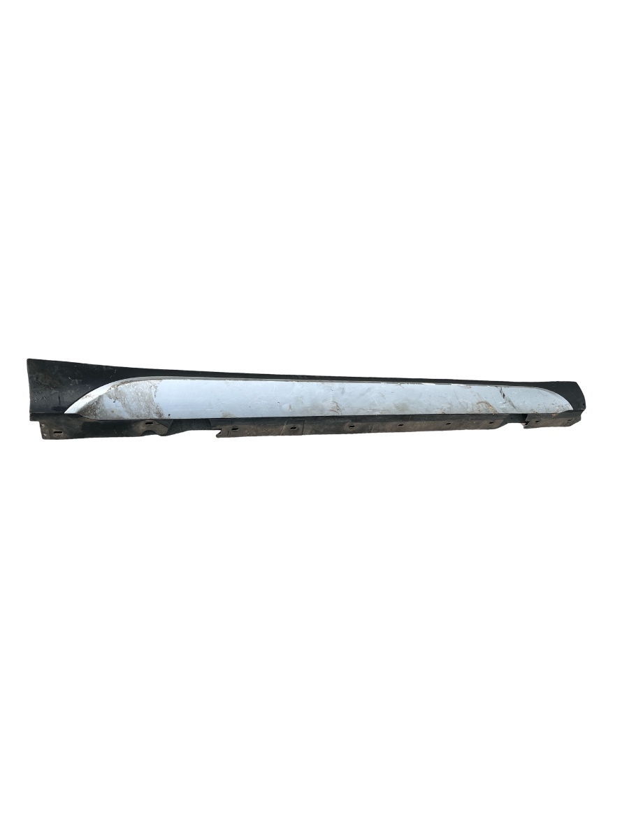 Prag fata (componenta caroserie) dreapta BMW X1 I E84 2009 - 2015