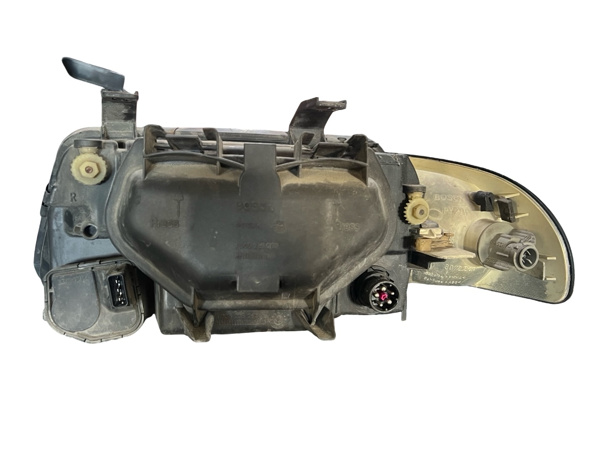 Far dreapta AUDI A4 Saloon 8D2, B5 1994 - 2001 8D0941004E – foto 3