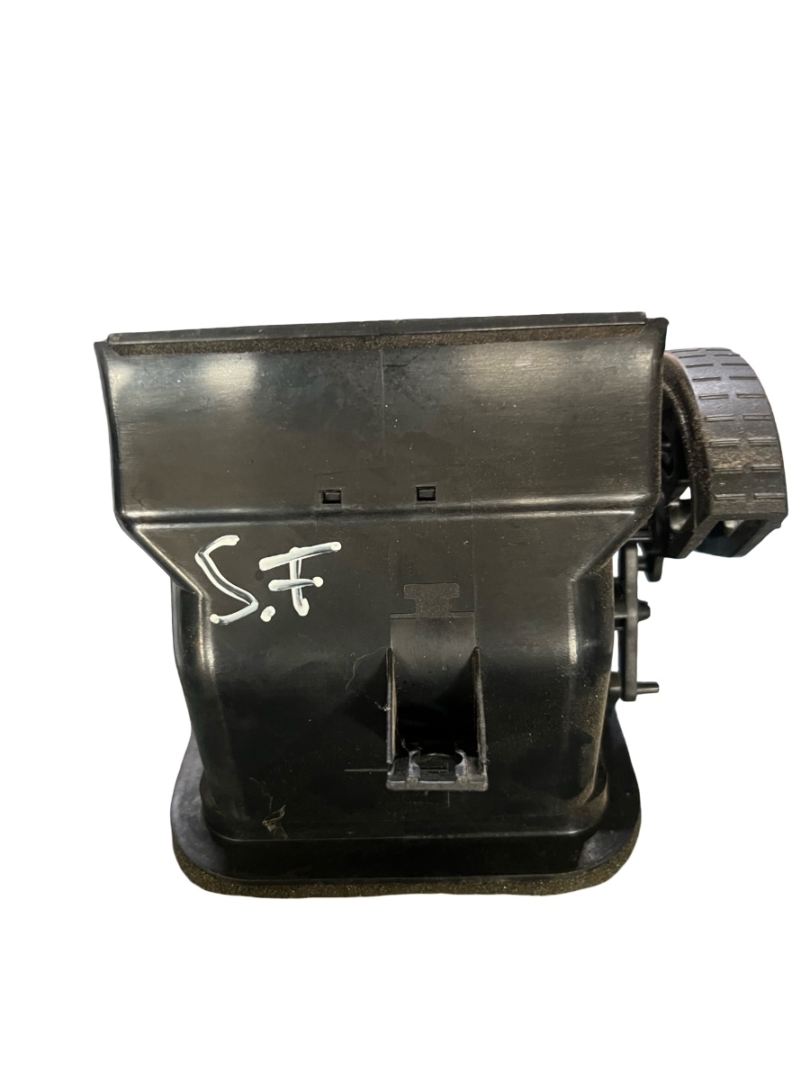 Grila de ventilatie laterala panou de bord stanga fata VOLKSWAGEN TRANSPORTER V Box 7HA, 7HH, 7EA, 7EH 2003 - > 7H1819203C