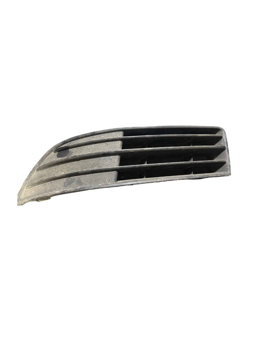 Grila inferioara bara de protectie fata dreapta VOLKSWAGEN POLO 9N_ 2001 - 2012