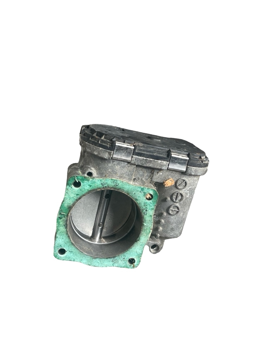 Clapeta de acceleratie  AUDI A4 II 8E2, B6 2000 - 2005 1.8T 06B133062M