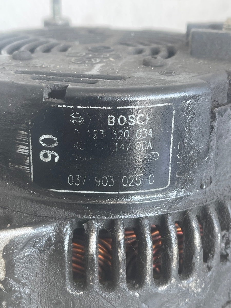Alternator VOLKSWAGEN GOLF IV 1J1 1997 - 2007 1.6i 037903025C – foto 2