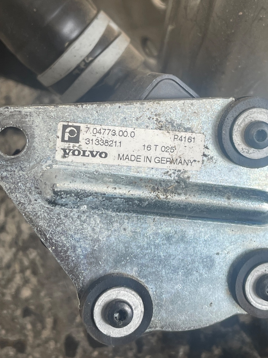 Racitor gaze + pompa recirculare apa VOLVO V40 Hatchback 525, 526 2012 - > 2.0 D2 D 4204 T8 704773000 31422315 – foto 2