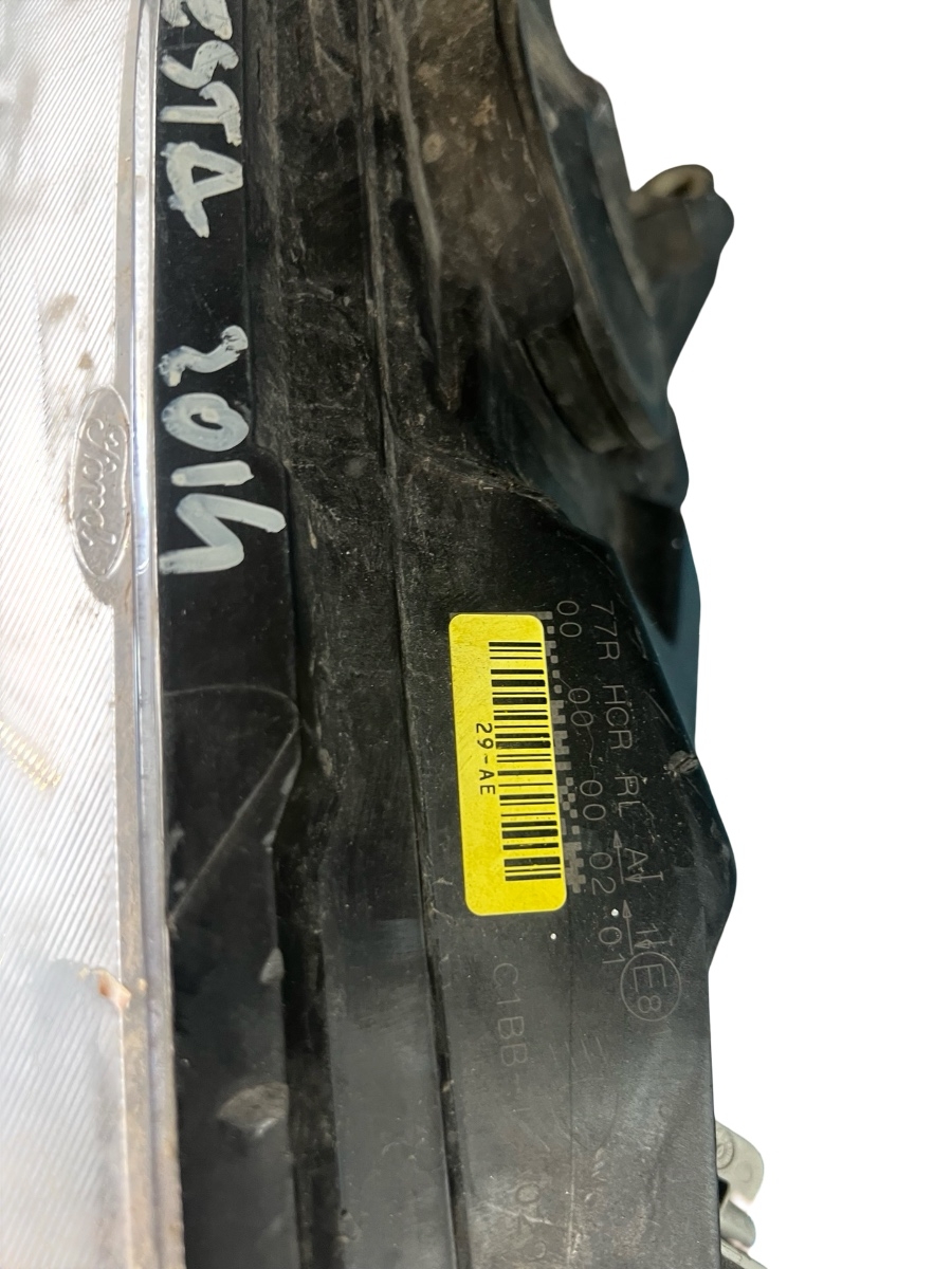 Far dreapta FORD FIESTA an 2014 cu defect – foto 3
