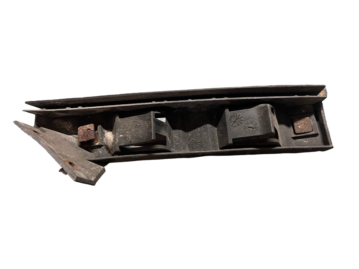 Suport bara de protectie fata dreapta fata SEAT LEON 1M1 1999 - 2006