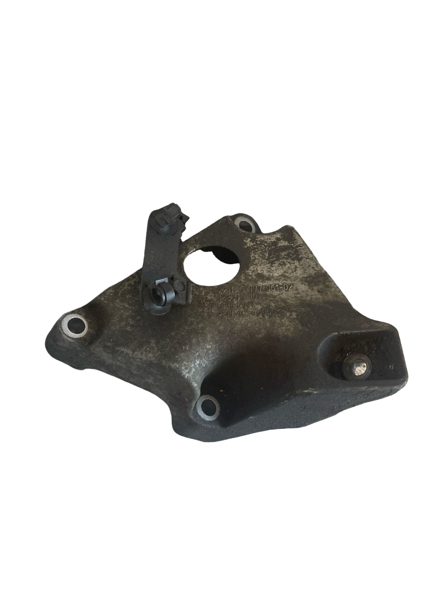Suport motor stanga BMW X1 I E84 2009 - 2015 2.0 xDrive 20 d N47 D20 C 6777061-02 – foto 2
