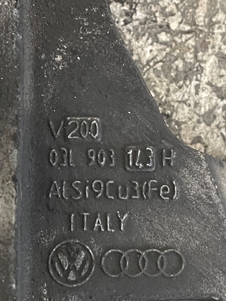 Suport accesorii AUDI A4 IV 8K2, B8 2007 - 2015 2.0 TDI CAGA 03L903143H – foto 3
