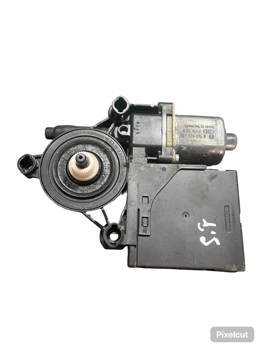 Motoras geam dreapta fata VOLKSWAGEN PASSAT B7 [ 2010 - 2014 ] 3C095979