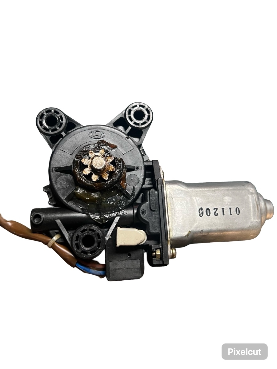 Motoras geam dreapta fata HYUNDAI SANTA FE I SM 2000 - 2006