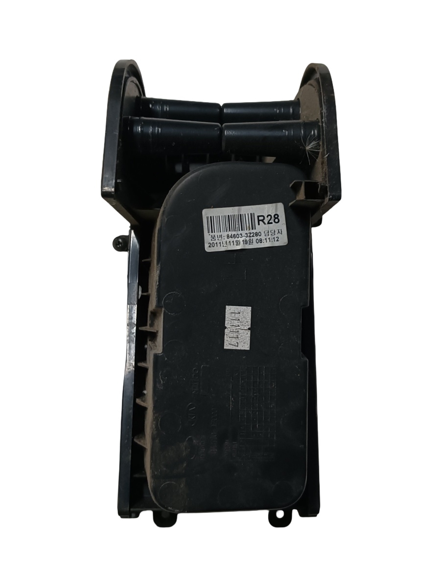 Compartiment/spatiu de depozitare panou de bord HYUNDAI i40 VF 2012 - > 846033z280 – foto 2