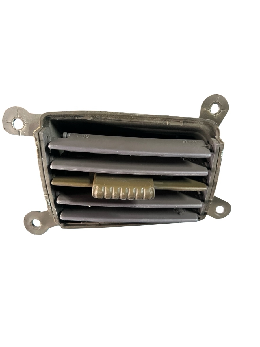 Grila de ventilatie bord centrala stanga GREAT WALL HOVER π 2006 - > 2.4 4G64-S4M