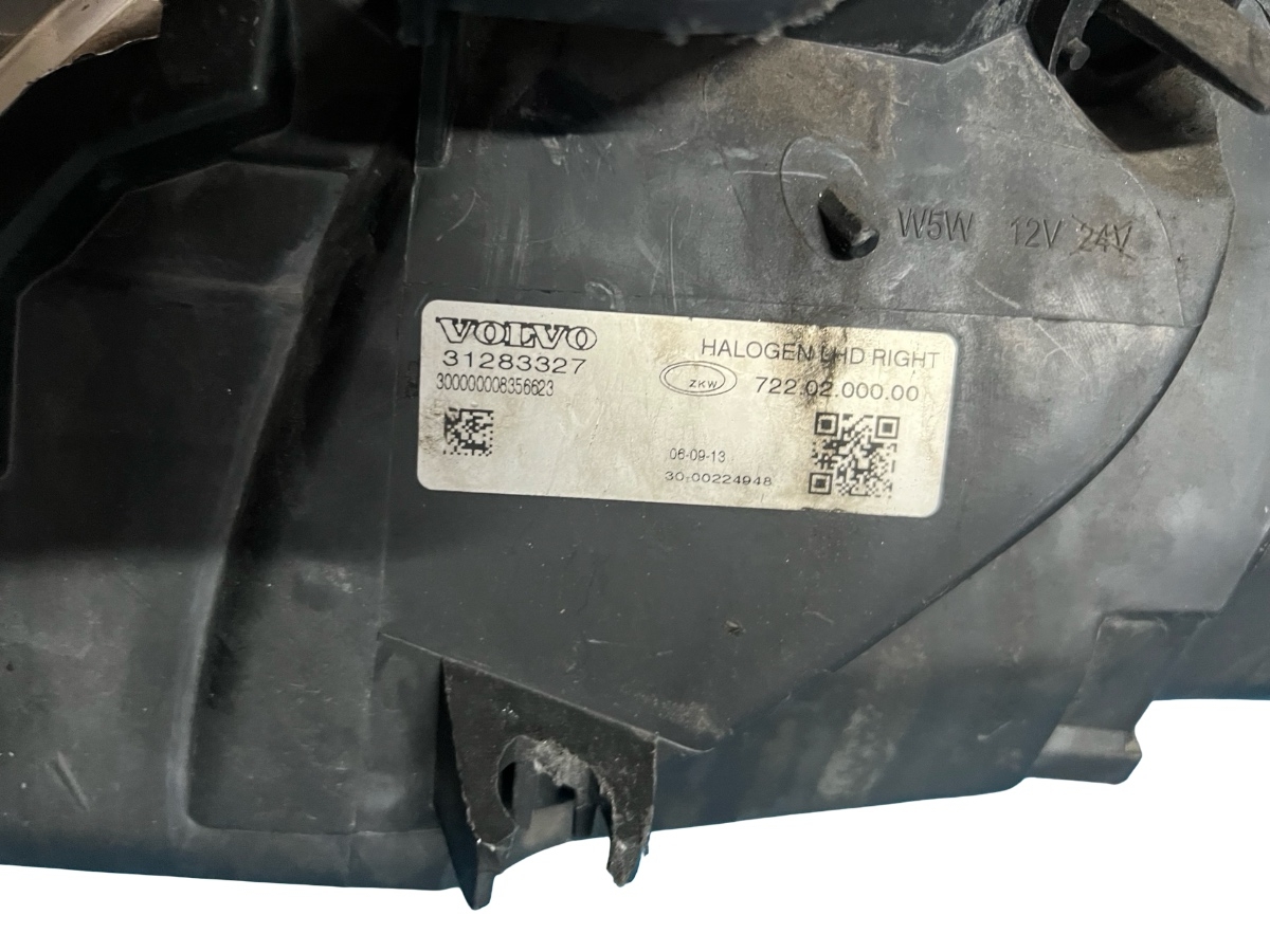 Far dreapta DEFECT -pt piese - VOLVO V40 Hatchback 525, 526 2012 -> 31283327 – foto 7