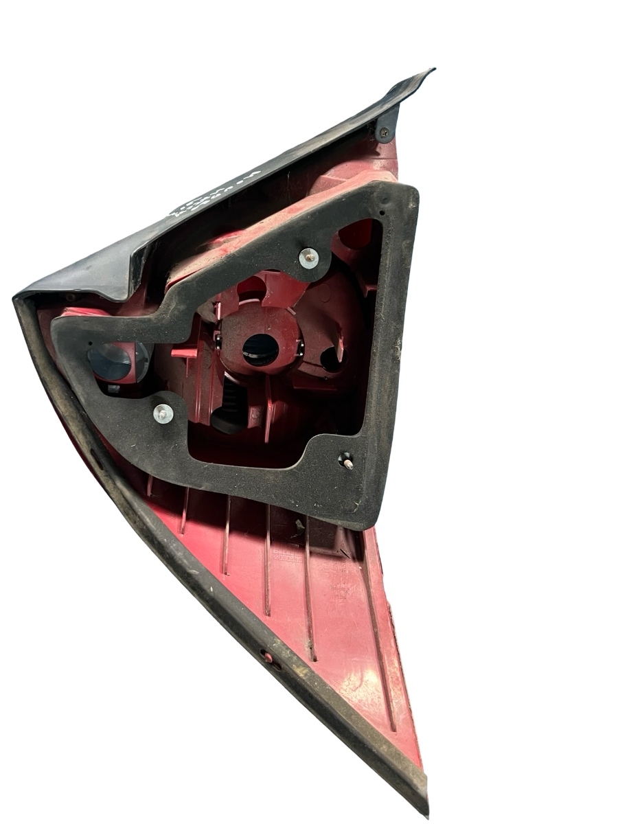Lampa spate / Stop dreapta FORD MONDEO III Saloon B4Y 2000 - 2007 – foto 2