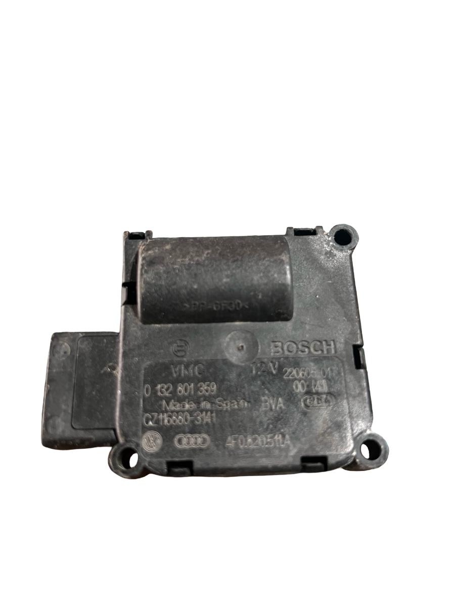 Actuator/motoras clapeta aer AC AUDI A6/S6 III Saloon 4F2, C6 2004 - 2011 VAG 0 132 801 359 4F0820511A