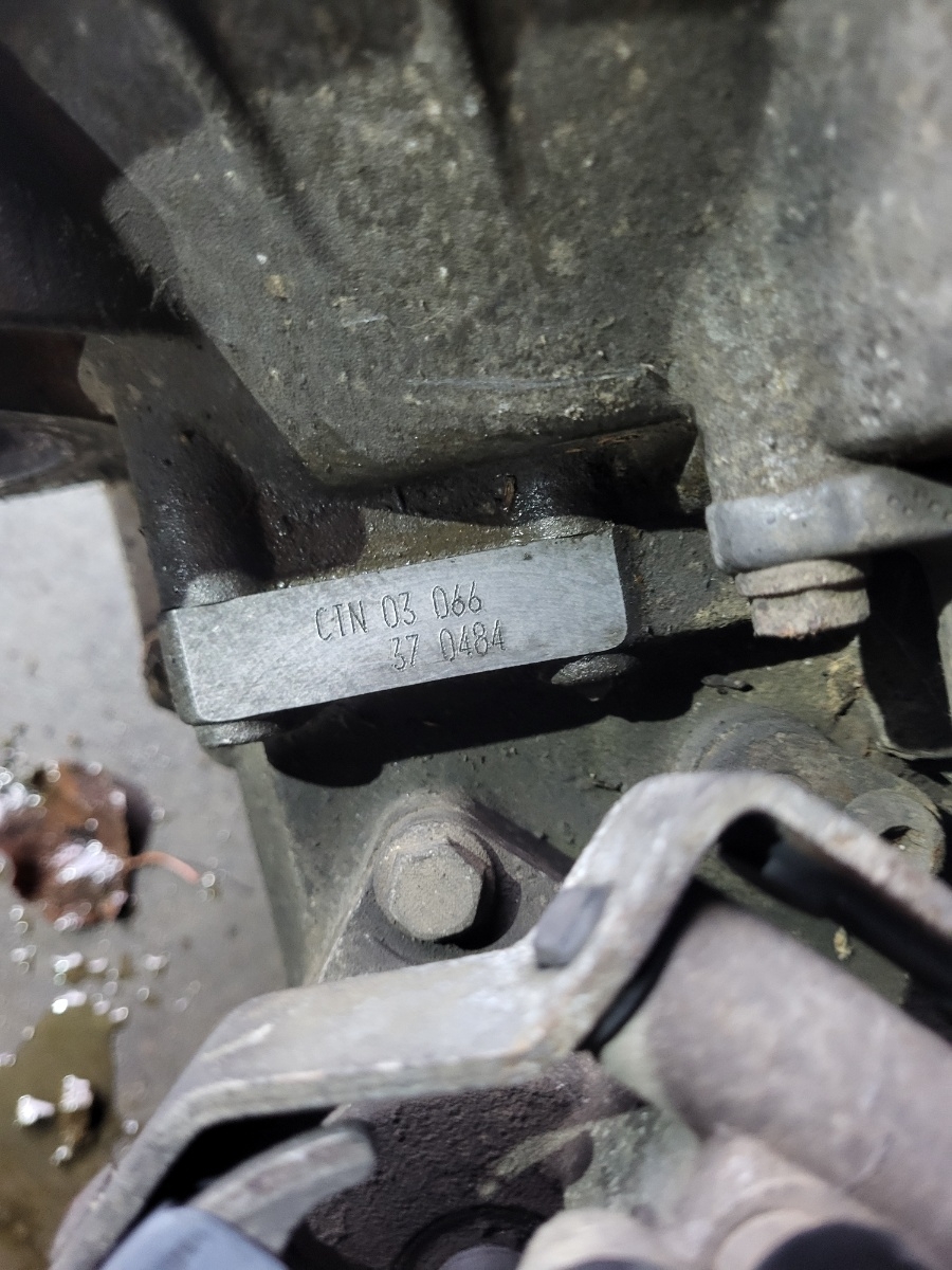 Cutie de viteze manuala 5 trepte VOLKSWAGEN PASSAT 3B2 1996 - 2001 CTN – foto 3
