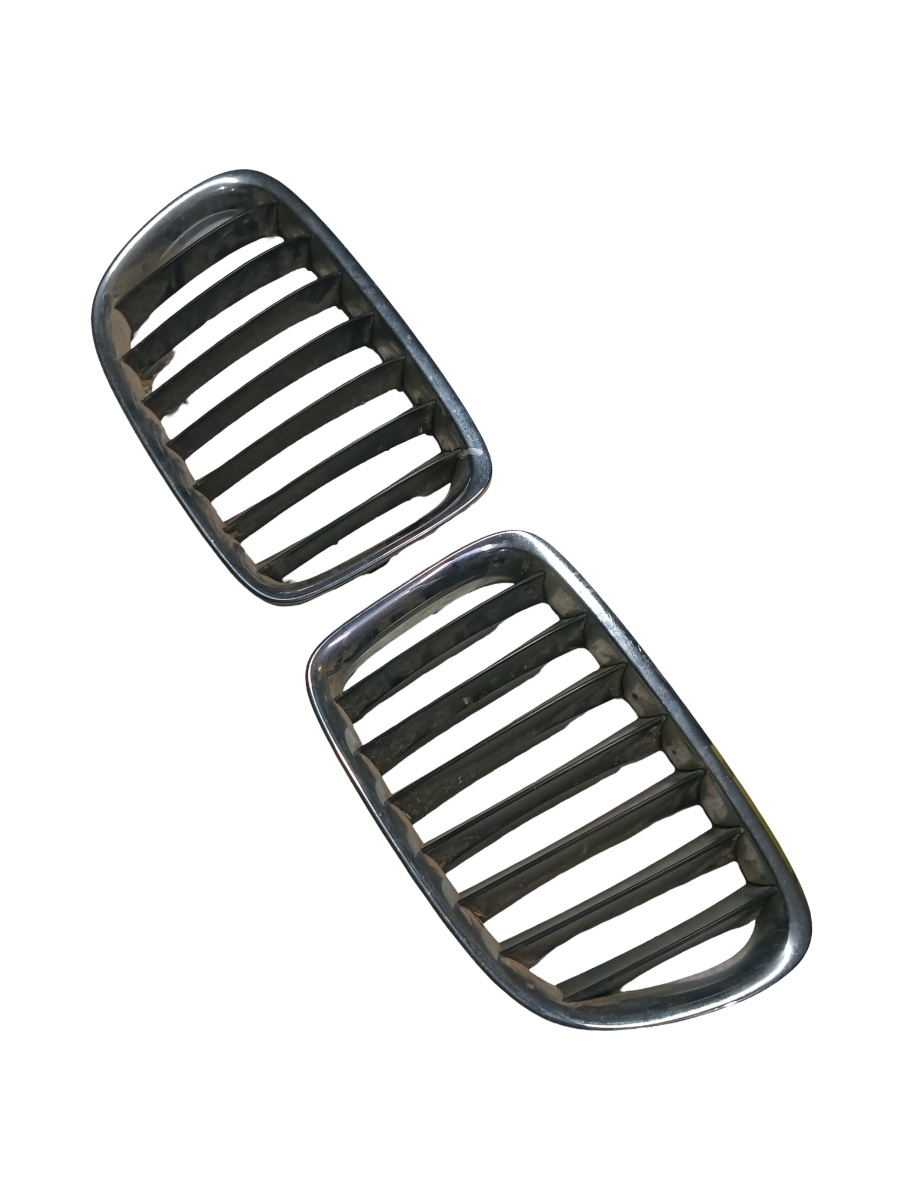 Grila superioara radiator bara de protectie fata BMW X1 I E84 2009 - 2015