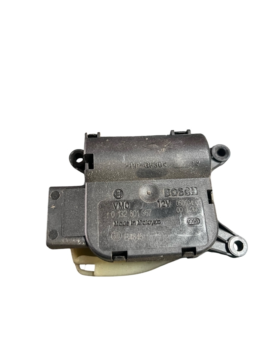 Actuator/motoras clapeta aer AC VOLKSWAGEN POLO 9N_ 2001 - 2012 VAG 0132801357