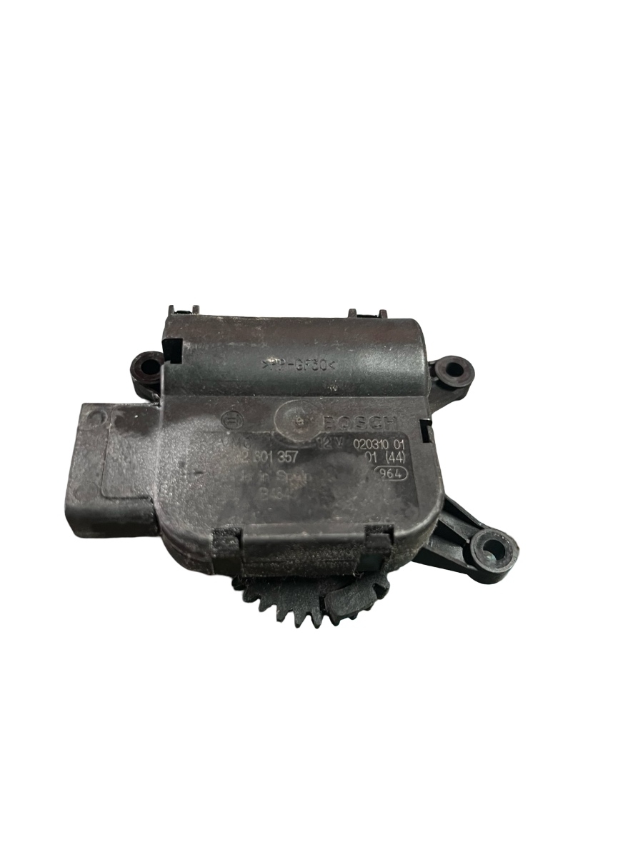 Actuator/motoras clapeta aer AC VOLKSWAGEN POLO 9N_ 2001 - 2012 VAG 0132801357