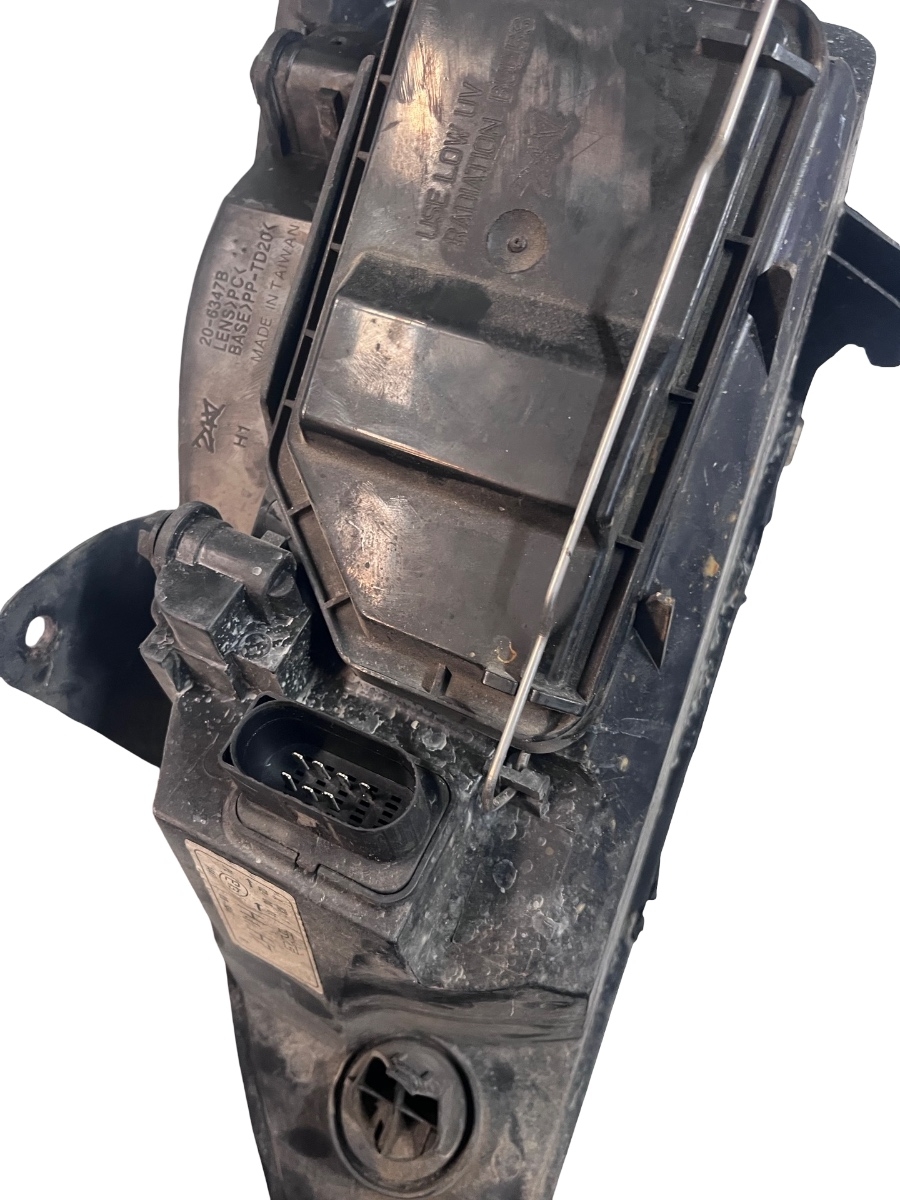 Far dreapta  FORD FOCUS 1  DNW 1999 - 2007 206347B – foto 5