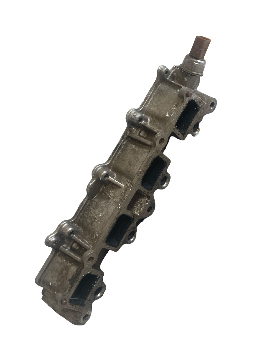Galerie de admisie/rampa injectoare VOLKSWAGEN GOLF V 1K1 2003 - 2009 1.4 TSI CAXA CK234AX8 – foto 2