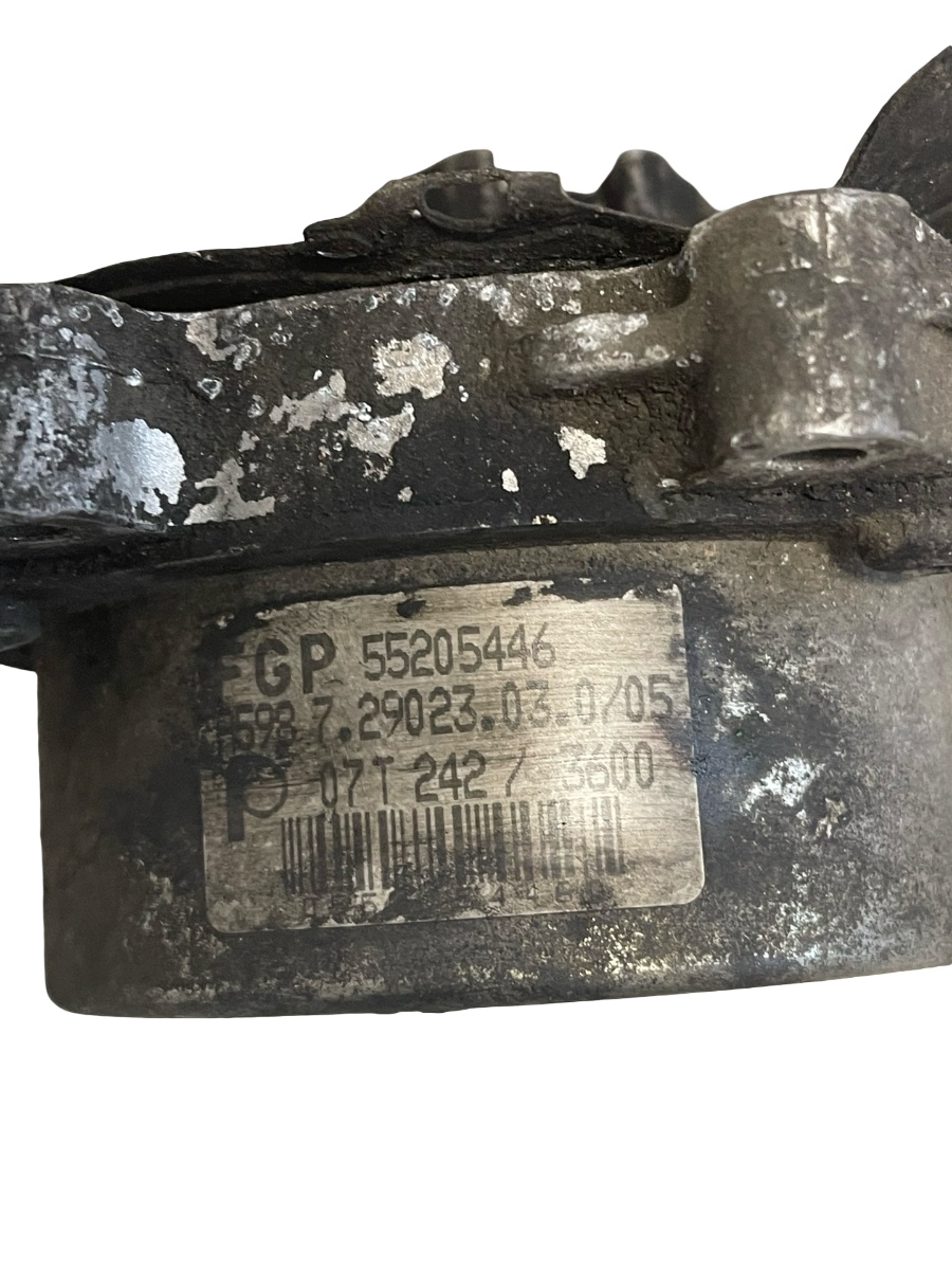 Pompa de vacuum FIAT CROMA II 194 2005 - > 1.9 D Multijet 939 A2.000 55205446 – foto 2