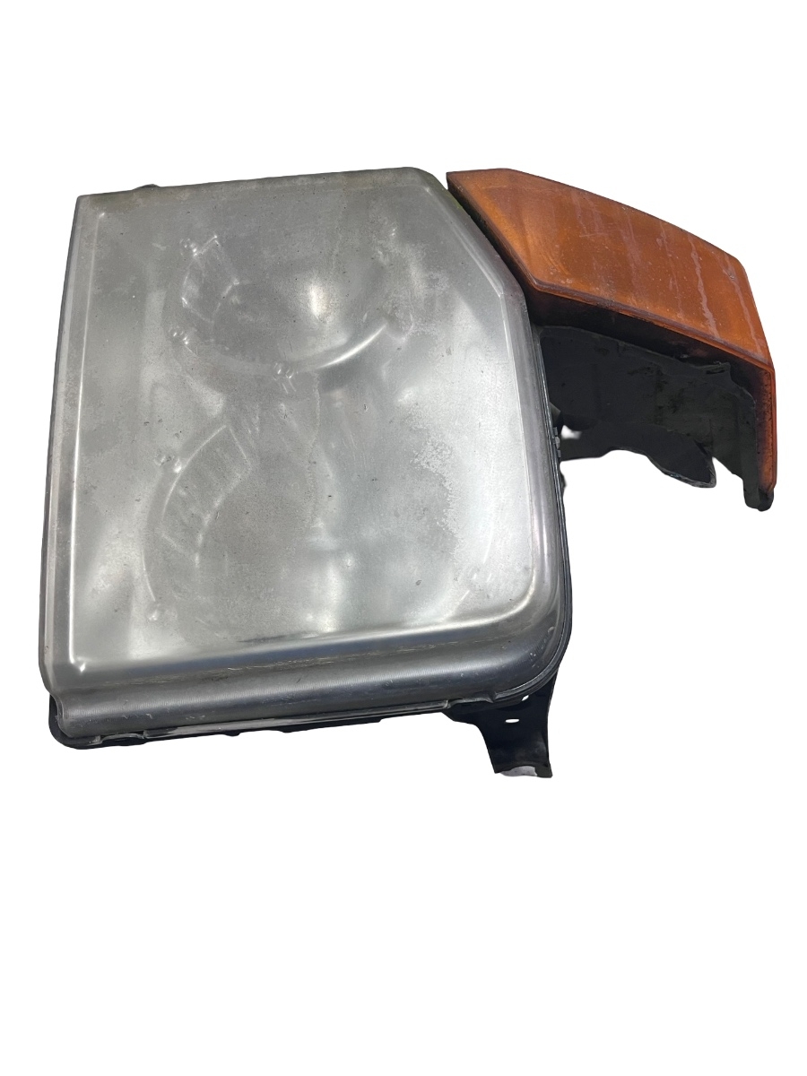 Far stanga (UK)  JEEP COMMANDER XK, XH 2005 - 2010  (URECHE RUPTA + CARCASA SPARTA )