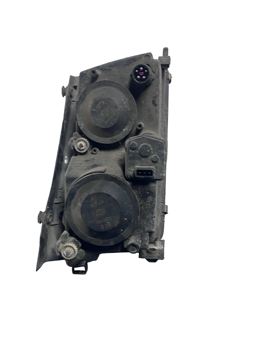 Far stanga VOLKSWAGEN PASSAT  3B5 1997 - 2001 – foto 2