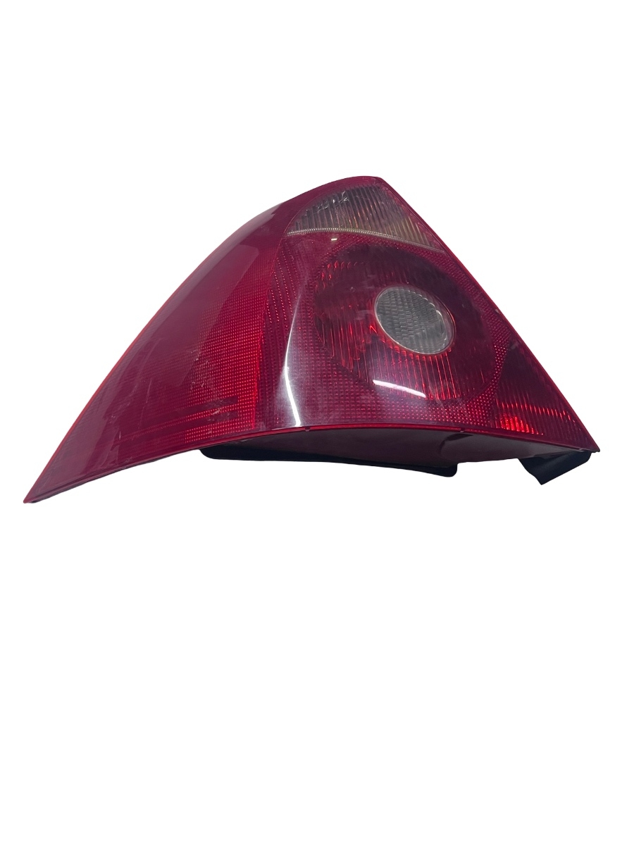 Lampa spate / Stop stanga FORD MONDEO III B5Y 2000 - 2007 187113405A