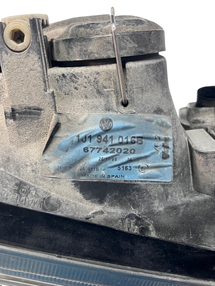 Far dreapta VOLKSWAGEN GOLF IV 1J1 1997 - 2007 1J1941016B – foto 4