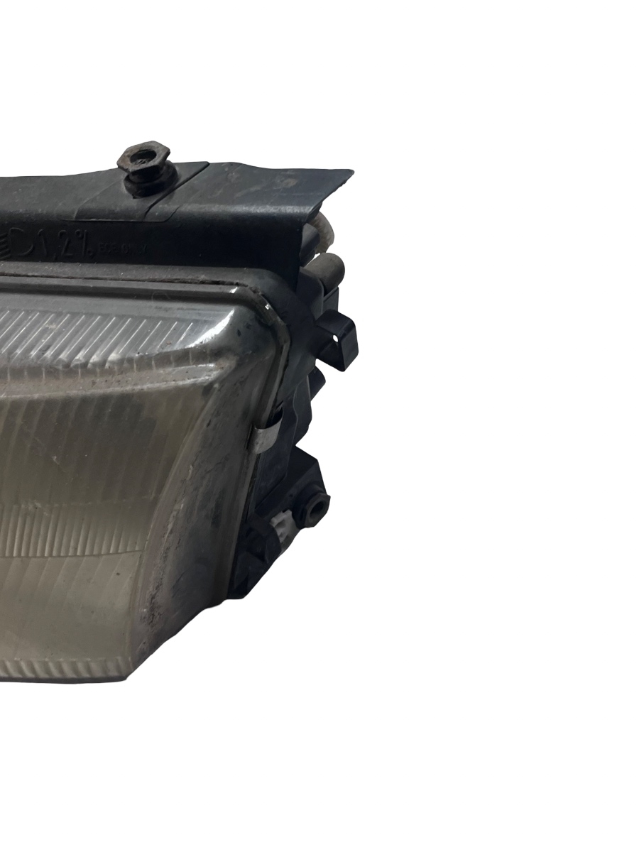 Far stanga VOLKSWAGEN PASSAT Estate 3B5 1997 - 2001 – foto 2
