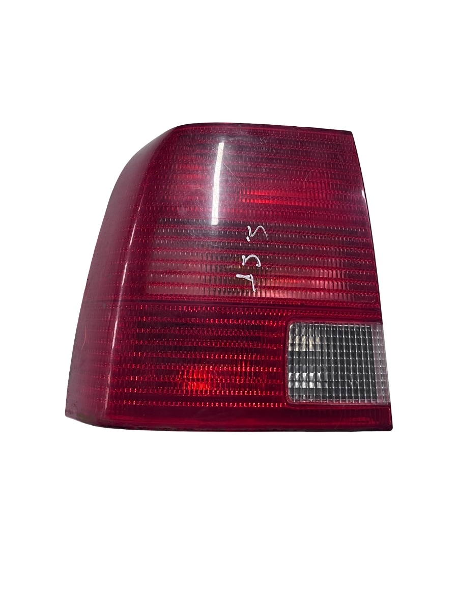 Lampa spate / Stop stanga spate VOLKSWAGEN PASSAT 3B2 1996 - 2001 3B5945095F