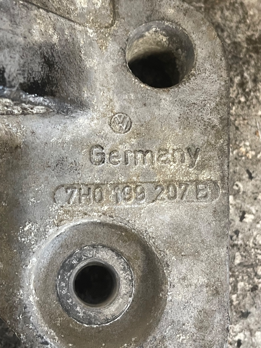 Suport motor VOLKSWAGEN TRANSPORTER V Box 7HA, 7HH, 7EA, 7EH 2003 - > 2.5 TDI AXD, BNZ 7H0199207B – foto 2