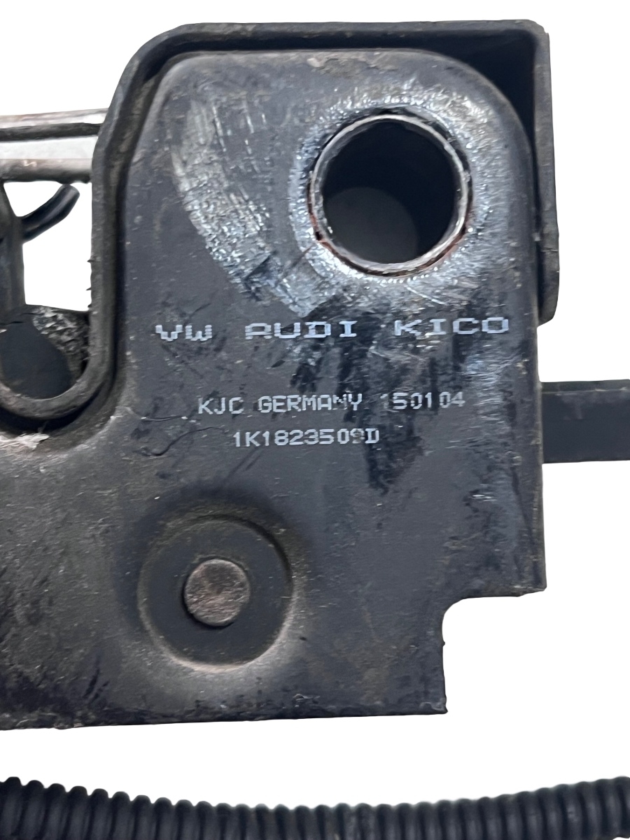 Inchizatoare capota motor VOLKSWAGEN GOLF V 1K1 2003 - 2009 1K1823509D – foto 3