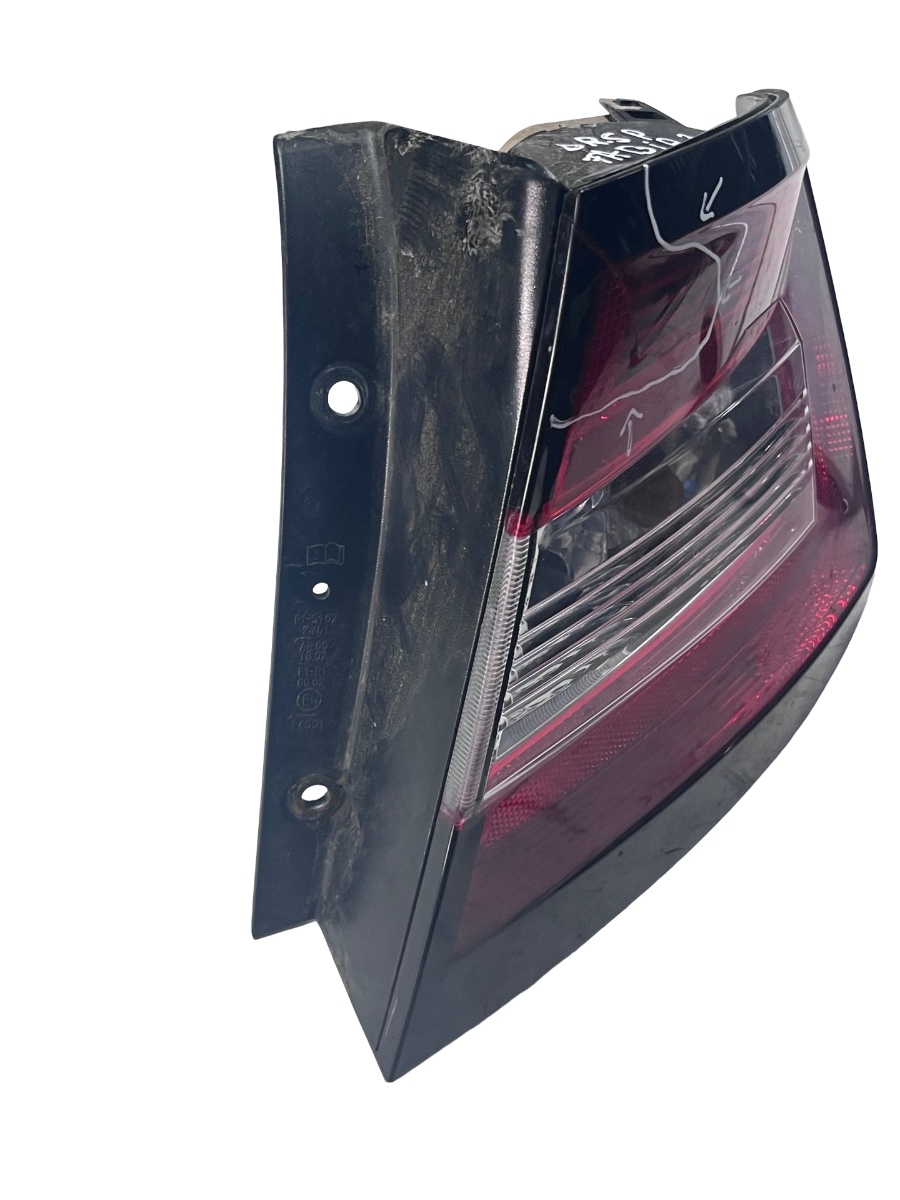Lampa spate / Stop dreapta spate SKODA FABIA III Facelifit  NJ5 2022  - > 6V6945096 (Crapat , vezi foto ) – foto 4