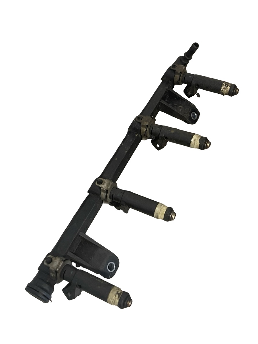 Rampa + injectoare RENAULT Symbol I [ 1998 - 2008 ] 1.4i 55KW K7J 8200494284A