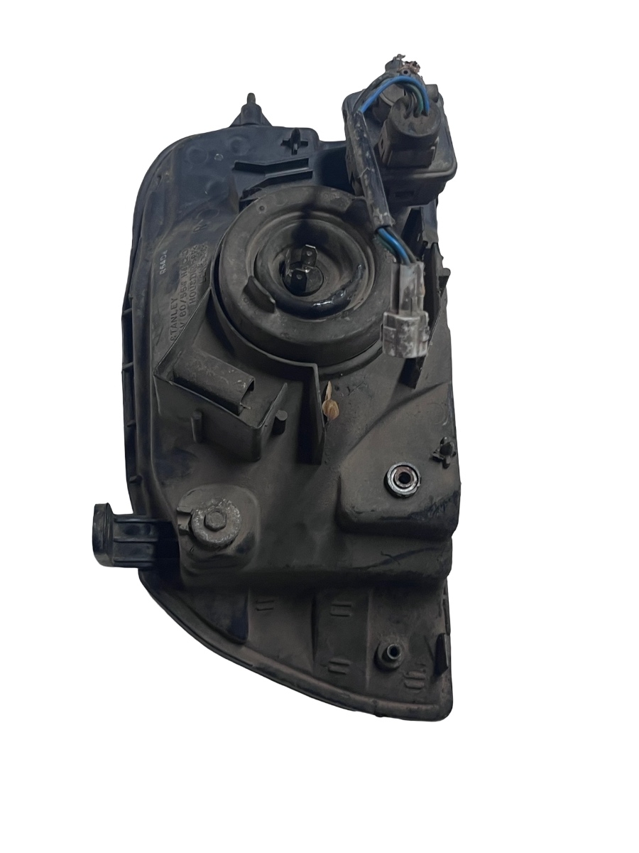 Far dreapta fata MITSUBISHI L200 MR339732 – foto 3