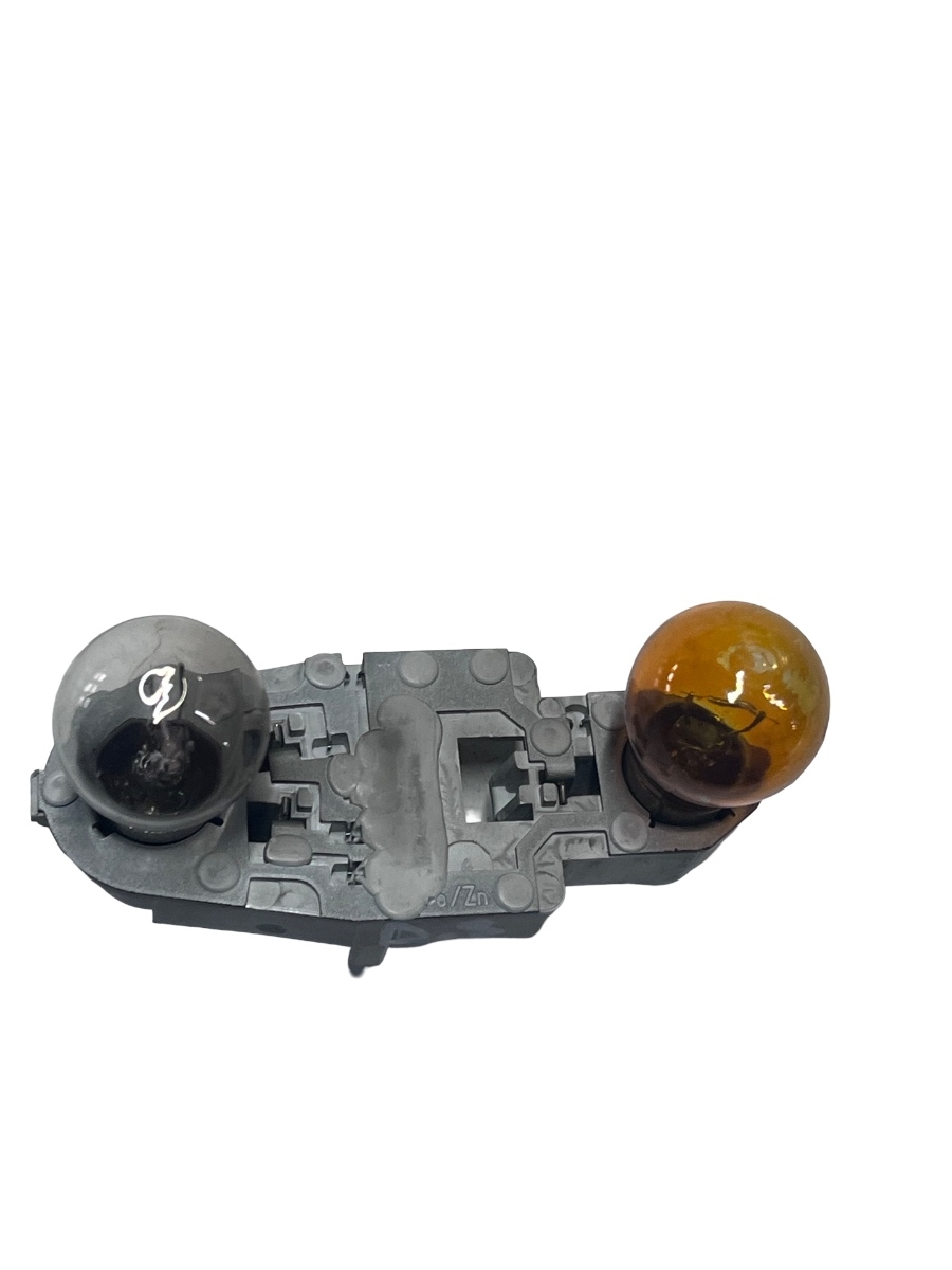 Soclu stop dreapta spate FORD MONDEO IV Hatchback 2007 - 2015 7S7113N004