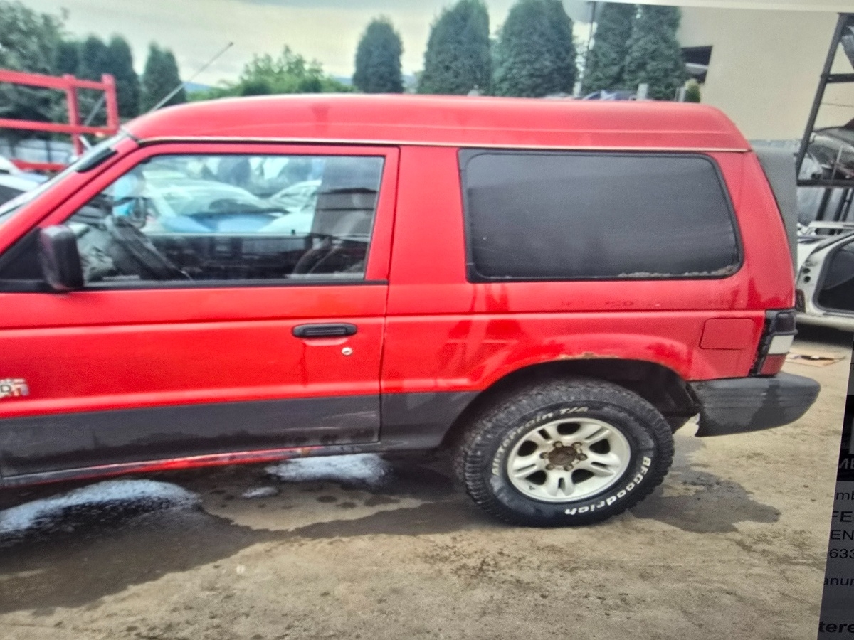 Haion portbagaj MITSUBISHI PAJERO 1997 2 usi cu defecte V3_W, V2_W, V4_W 1990 - 2001 2.8 TD 4M40-T – foto 6