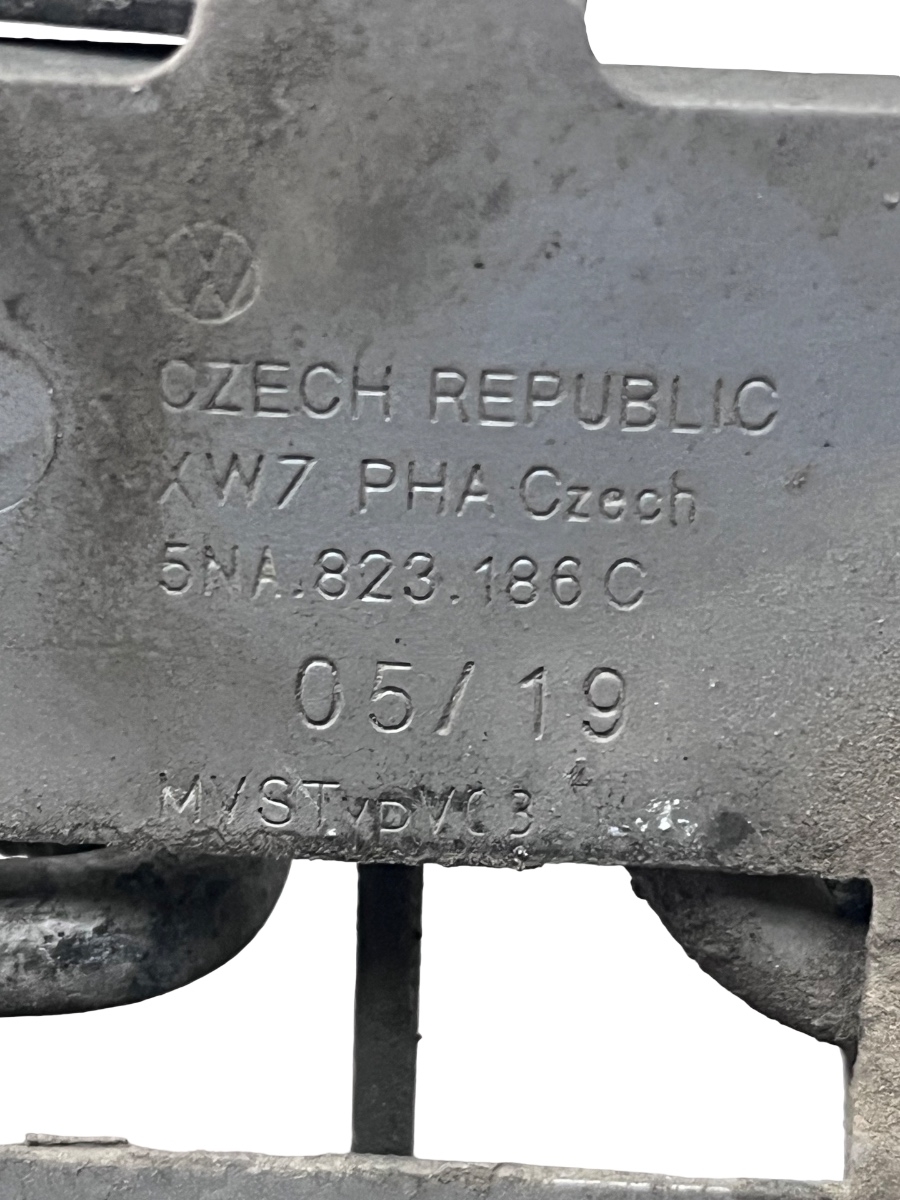 Incuietoare capota motor VOLKSWAGEN Tiguan II Facelift [ 2020 - 2024 ] 5NA823186C – foto 3