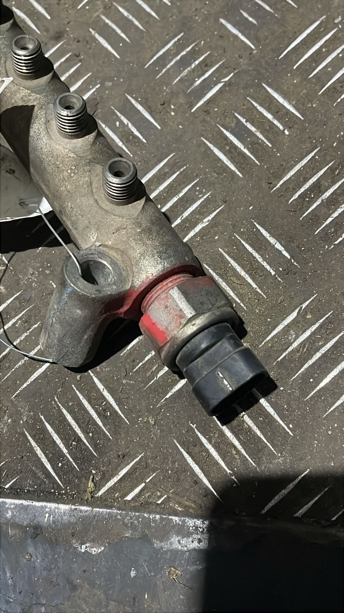 Rampa injectoare TOYOTA HILUX VII Pickup _N1_, _N2_, _N3_ 2004 -> 2.5D – foto 6
