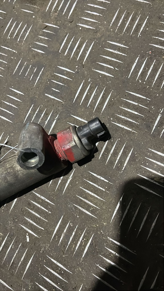Rampa injectoare TOYOTA HILUX VII Pickup _N1_, _N2_, _N3_ 2004 -> 2.5D – foto 9