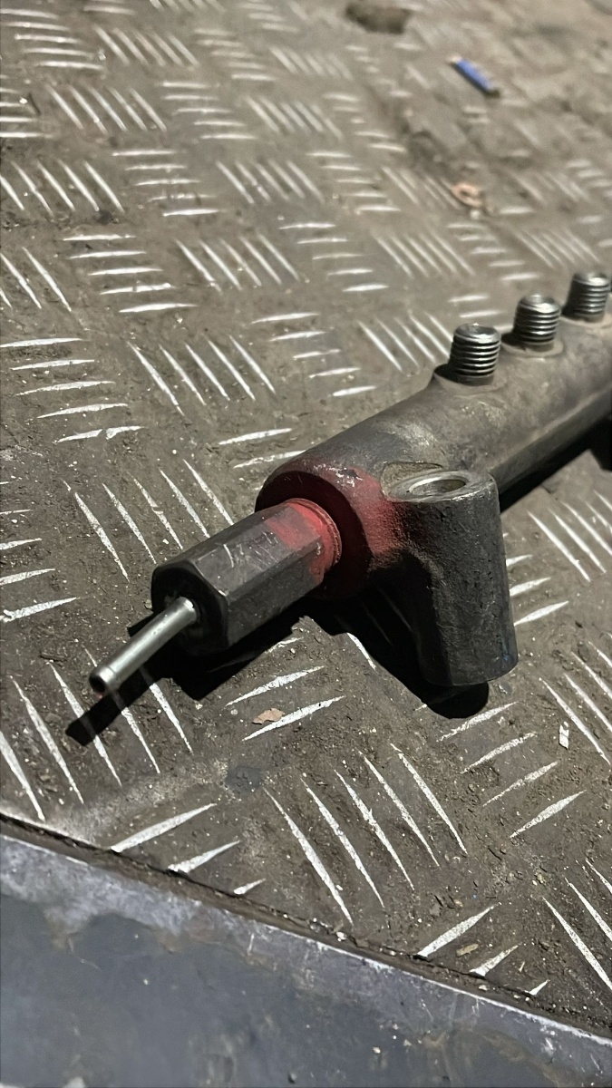 Rampa injectoare TOYOTA HILUX VII Pickup _N1_, _N2_, _N3_ 2004 -> 2.5D – foto 4