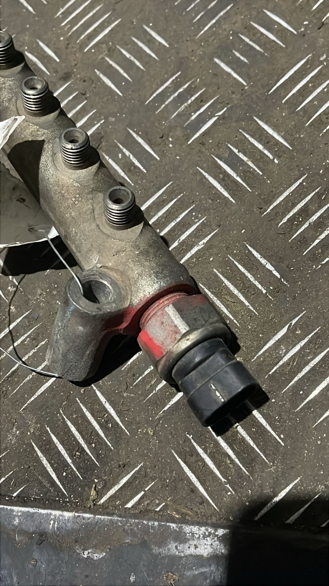 Rampa injectoare TOYOTA HILUX VII Pickup _N1_, _N2_, _N3_ 2004 -> 2.5D – foto 7